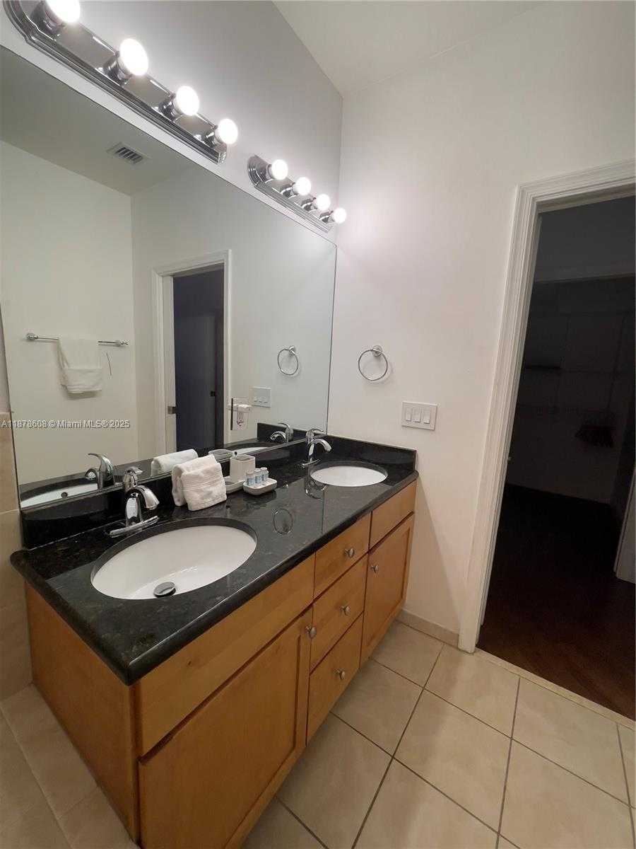 Small Image of 3470 NORTH WEST 17TH TER #3470, Oakland Park Number 13