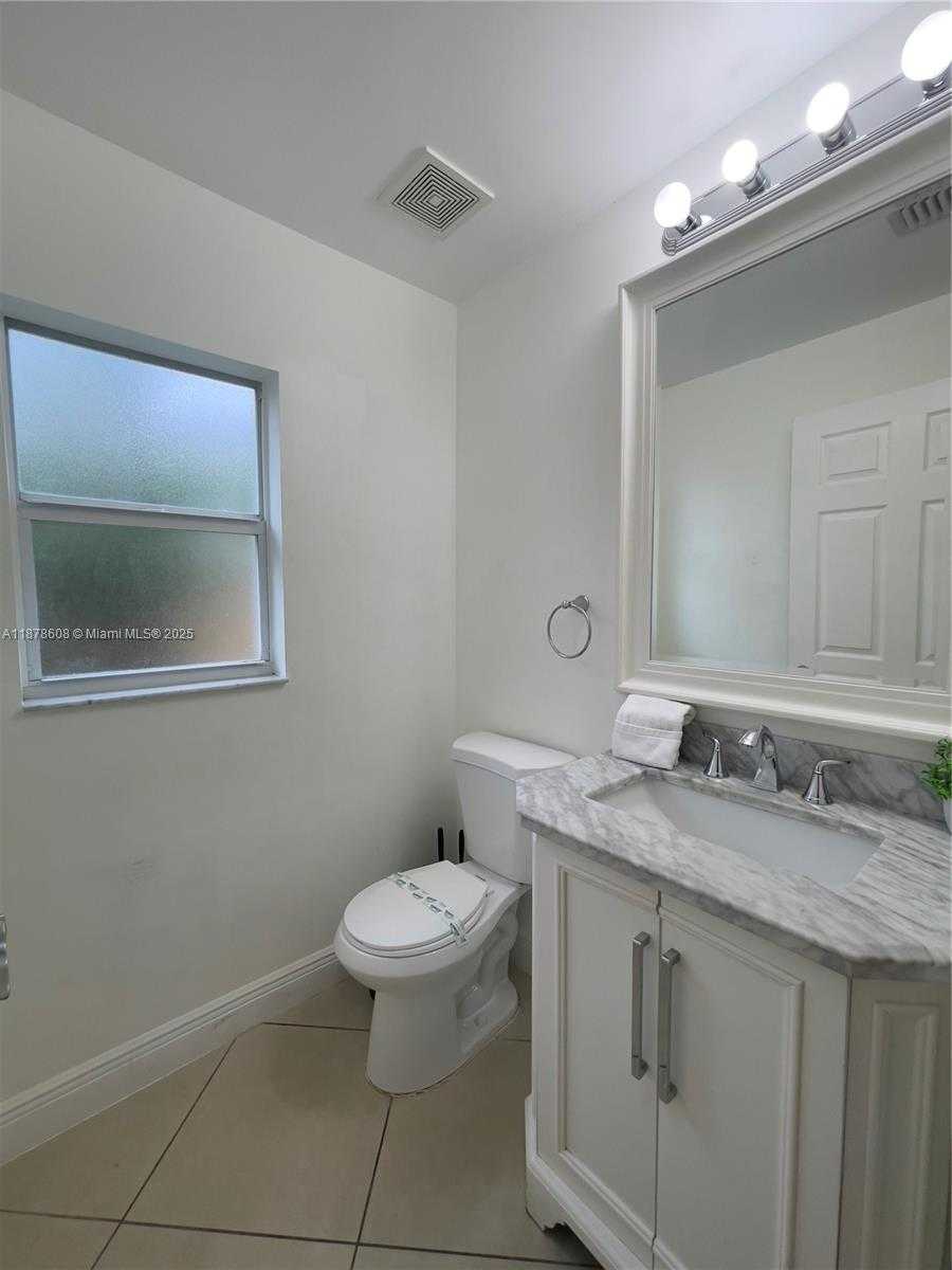 Small Image of 3470 NORTH WEST 17TH TER #3470, Oakland Park Number 5