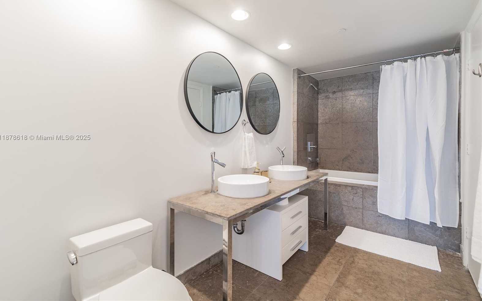 Small Image of 485 BRICKELL AVE #1601, Miami Number 11