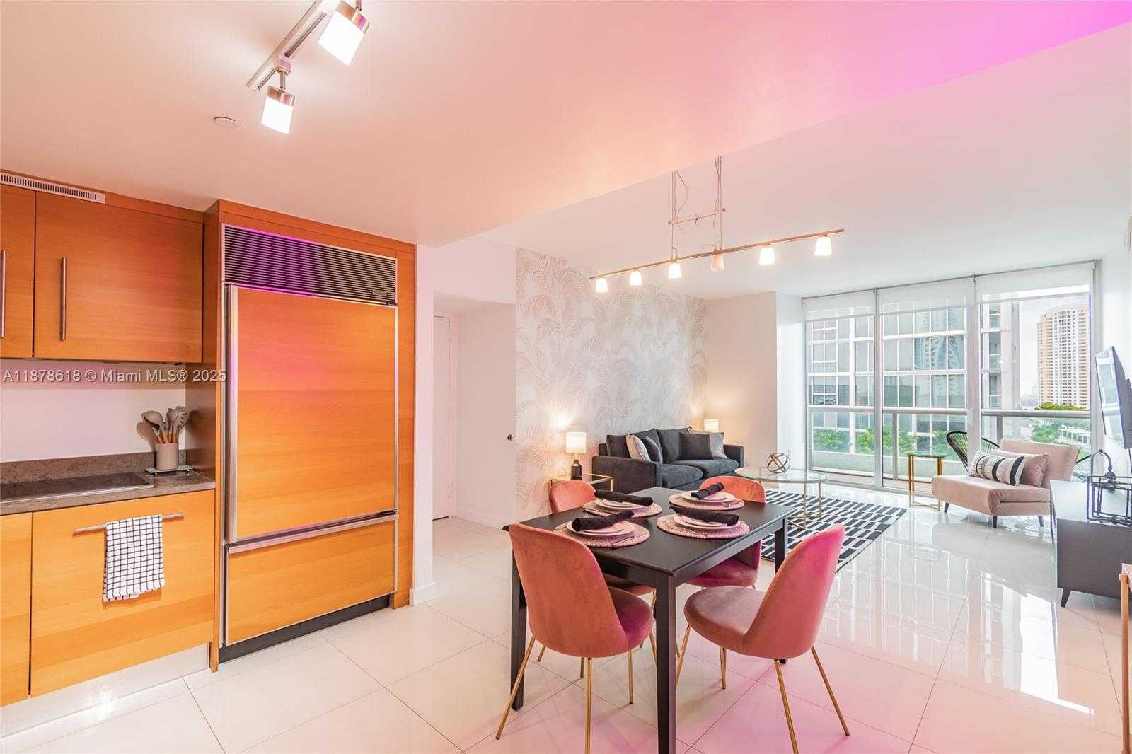 Small Image of 485 BRICKELL AVE #1601, Miami Number 14