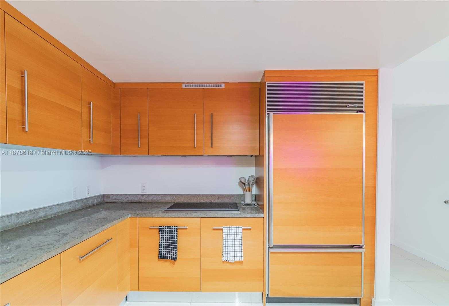 Small Image of 485 BRICKELL AVE #1601, Miami Number 6