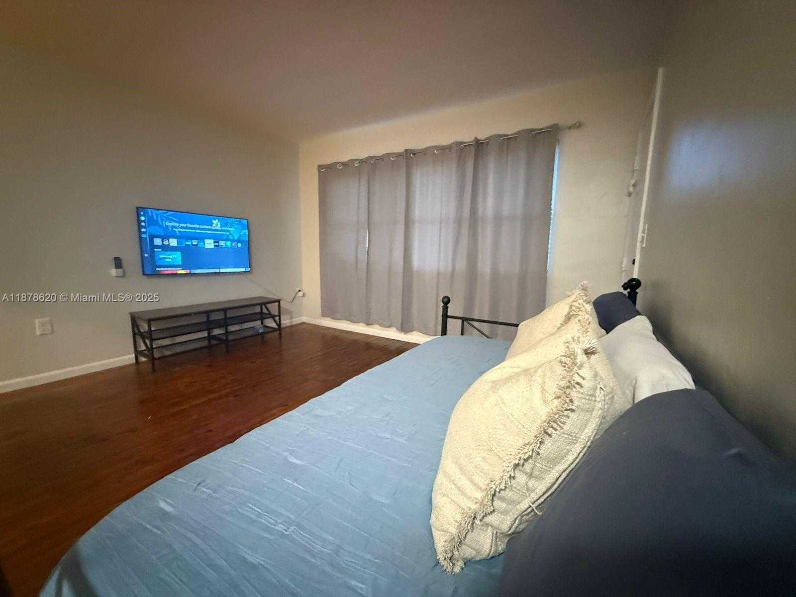 Small Image of 1289 MARSEILLE DR #46, Miami Beach Number 10