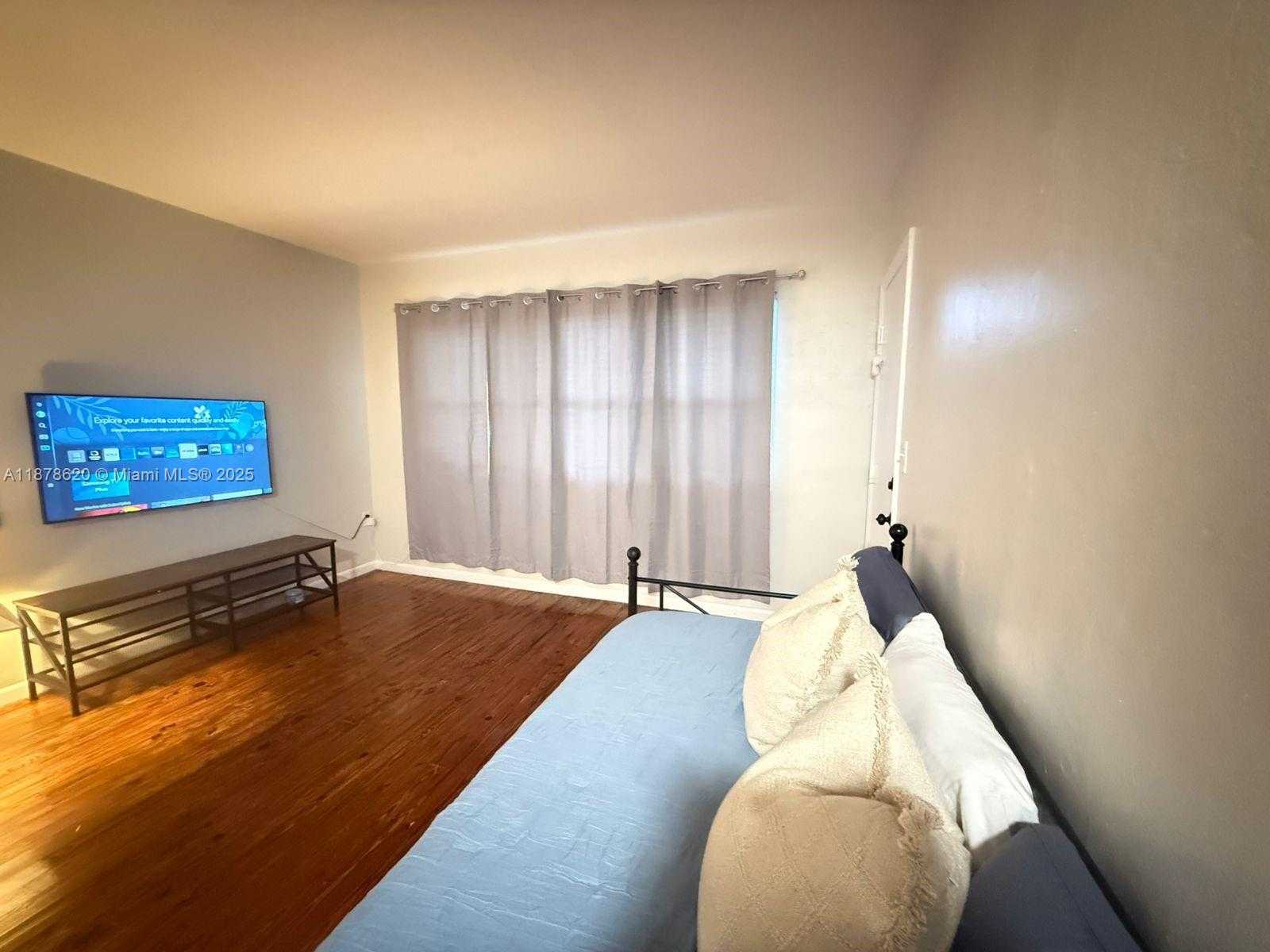 Small Image of 1289 MARSEILLE DR #46, Miami Beach Number 17