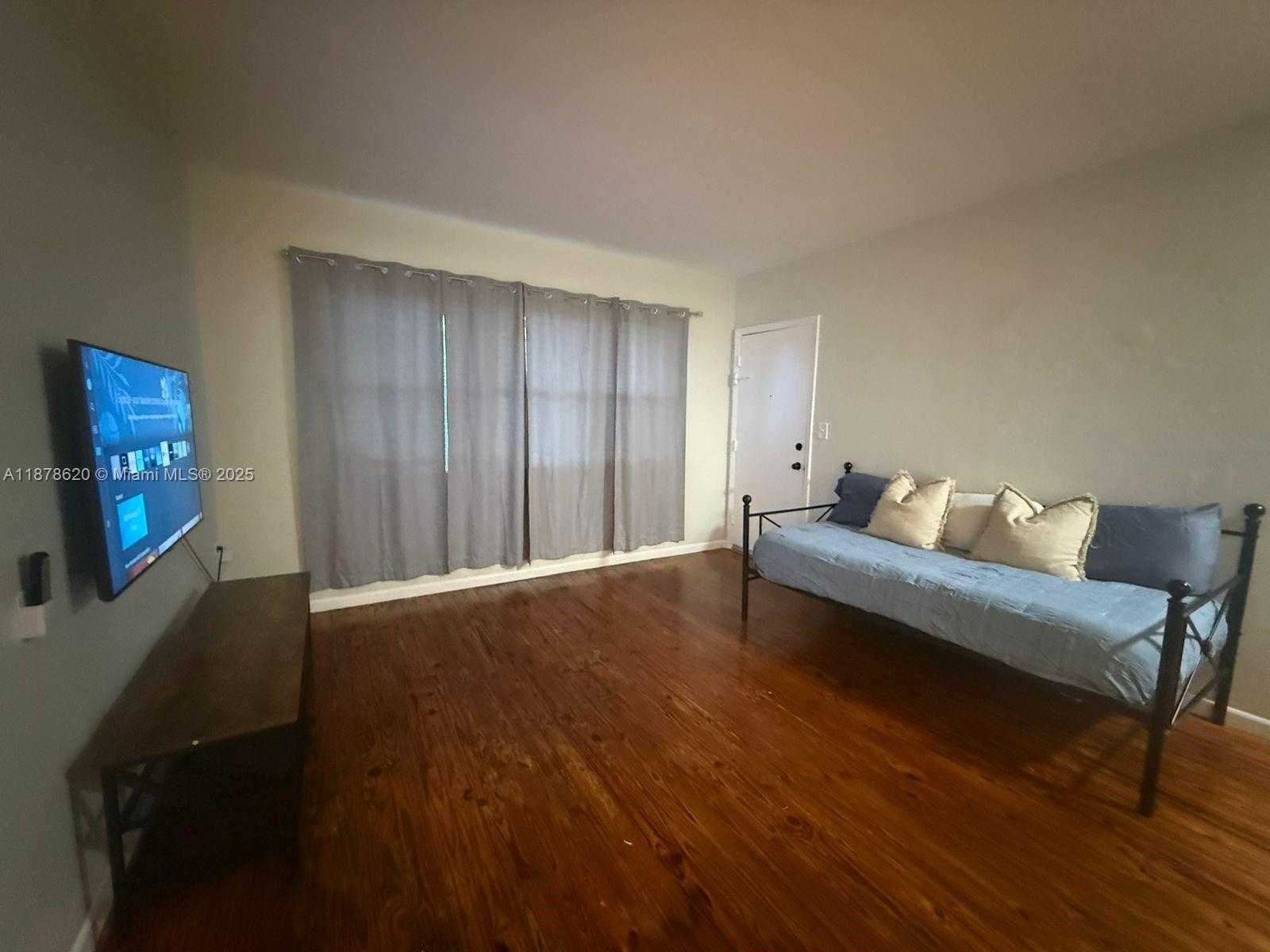 Small Image of 1289 MARSEILLE DR #46, Miami Beach Number 19