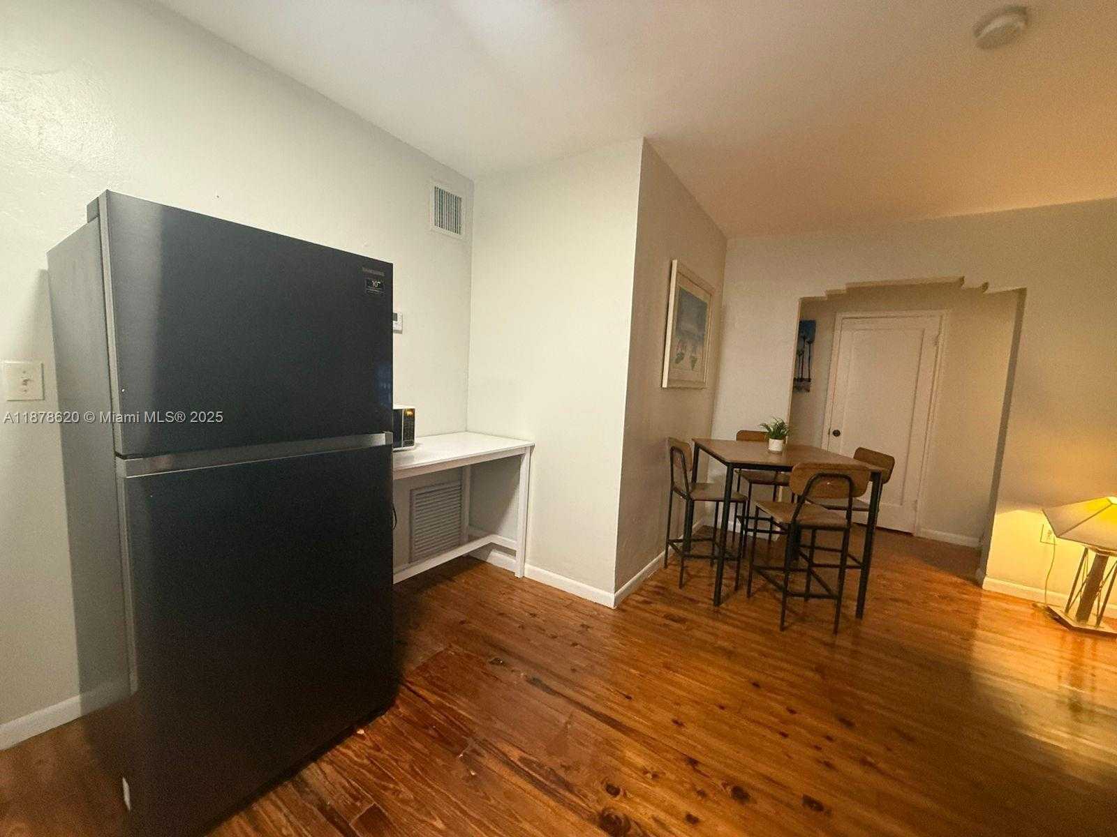 Small Image of 1289 MARSEILLE DR #46, Miami Beach Number 20