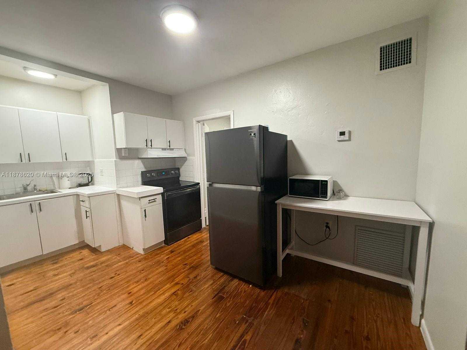 Small Image of 1289 MARSEILLE DR #46, Miami Beach Number 24