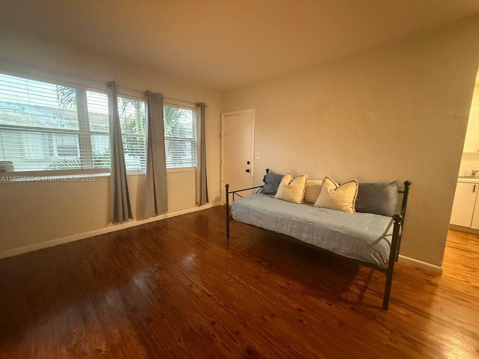 Small Image of 1289 MARSEILLE DR #46, Miami Beach Number 27