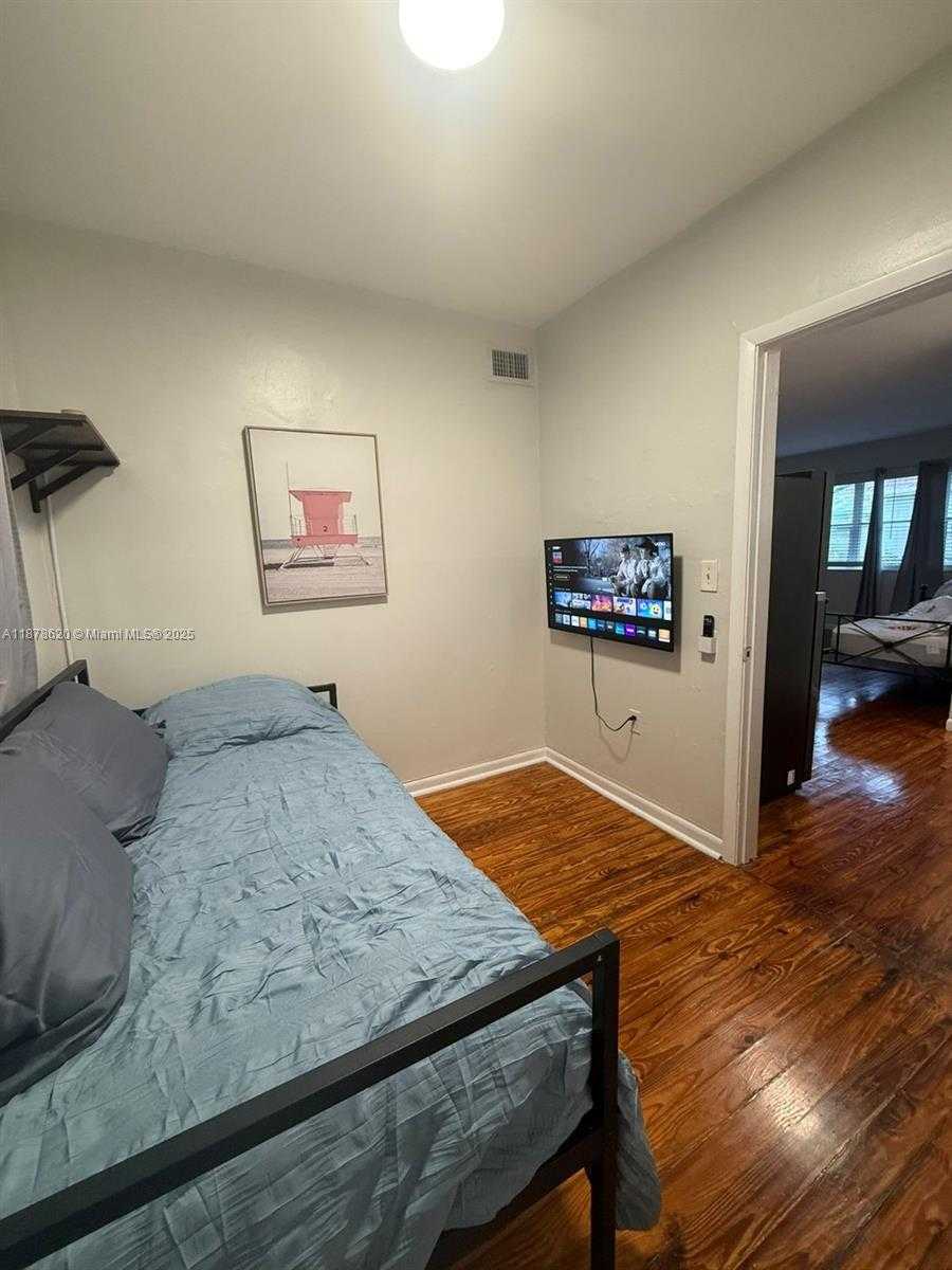 Small Image of 1289 MARSEILLE DR #46, Miami Beach Number 32