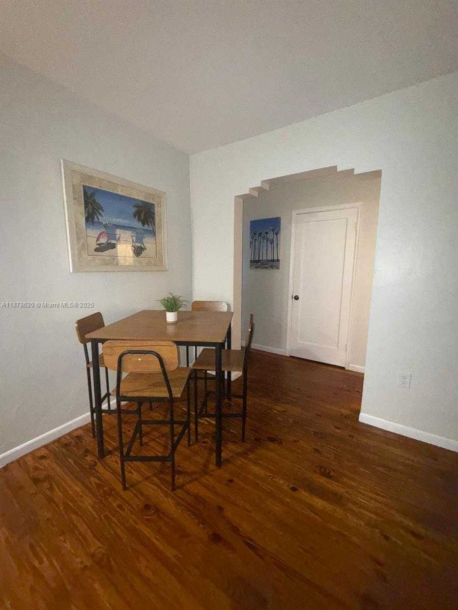 Small Image of 1289 MARSEILLE DR #46, Miami Beach Number 4