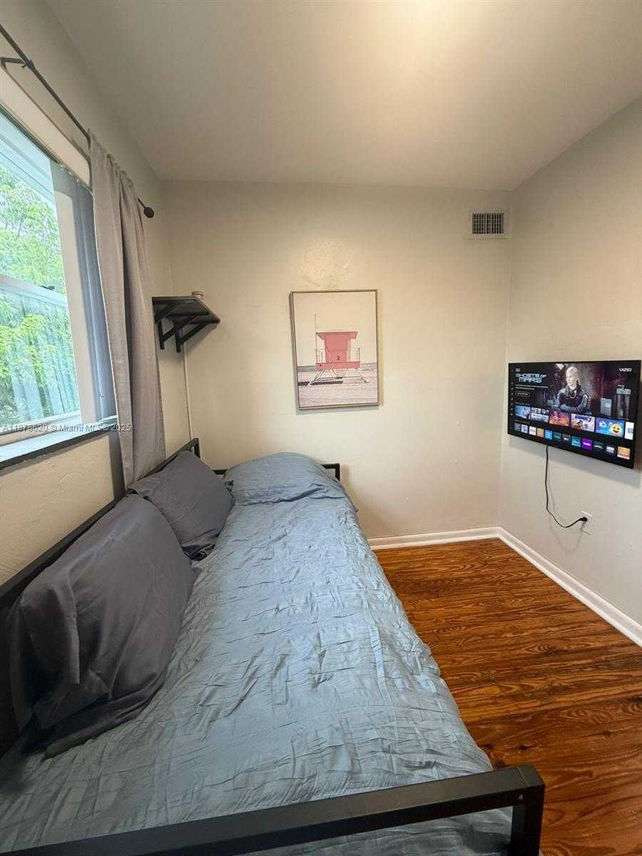 Small Image of 1289 MARSEILLE DR #46, Miami Beach Number 43