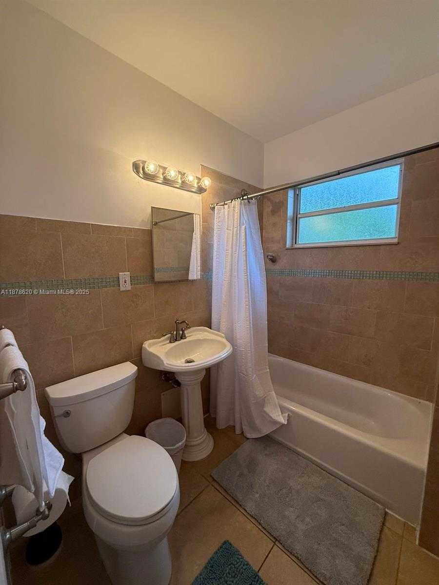 Small Image of 1289 MARSEILLE DR #46, Miami Beach Number 52