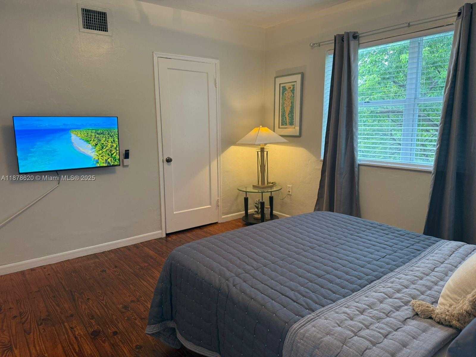 Small Image of 1289 MARSEILLE DR #46, Miami Beach Number 58