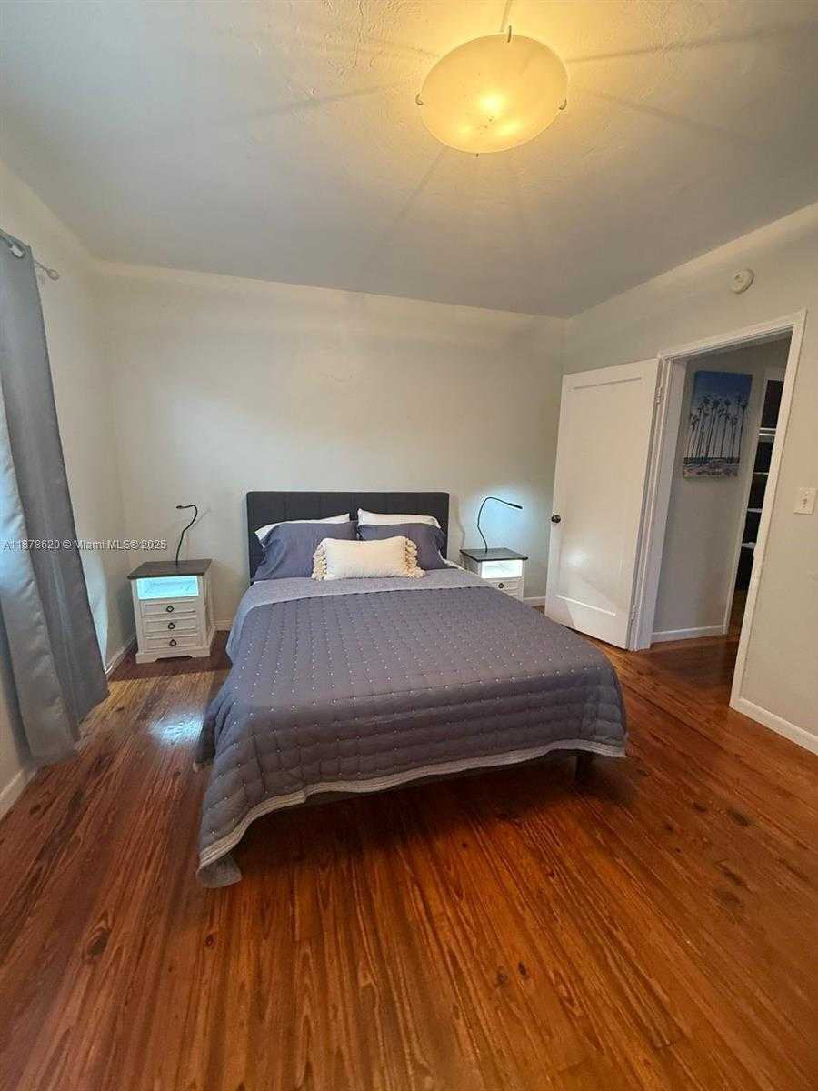 Small Image of 1289 MARSEILLE DR #46, Miami Beach Number 64