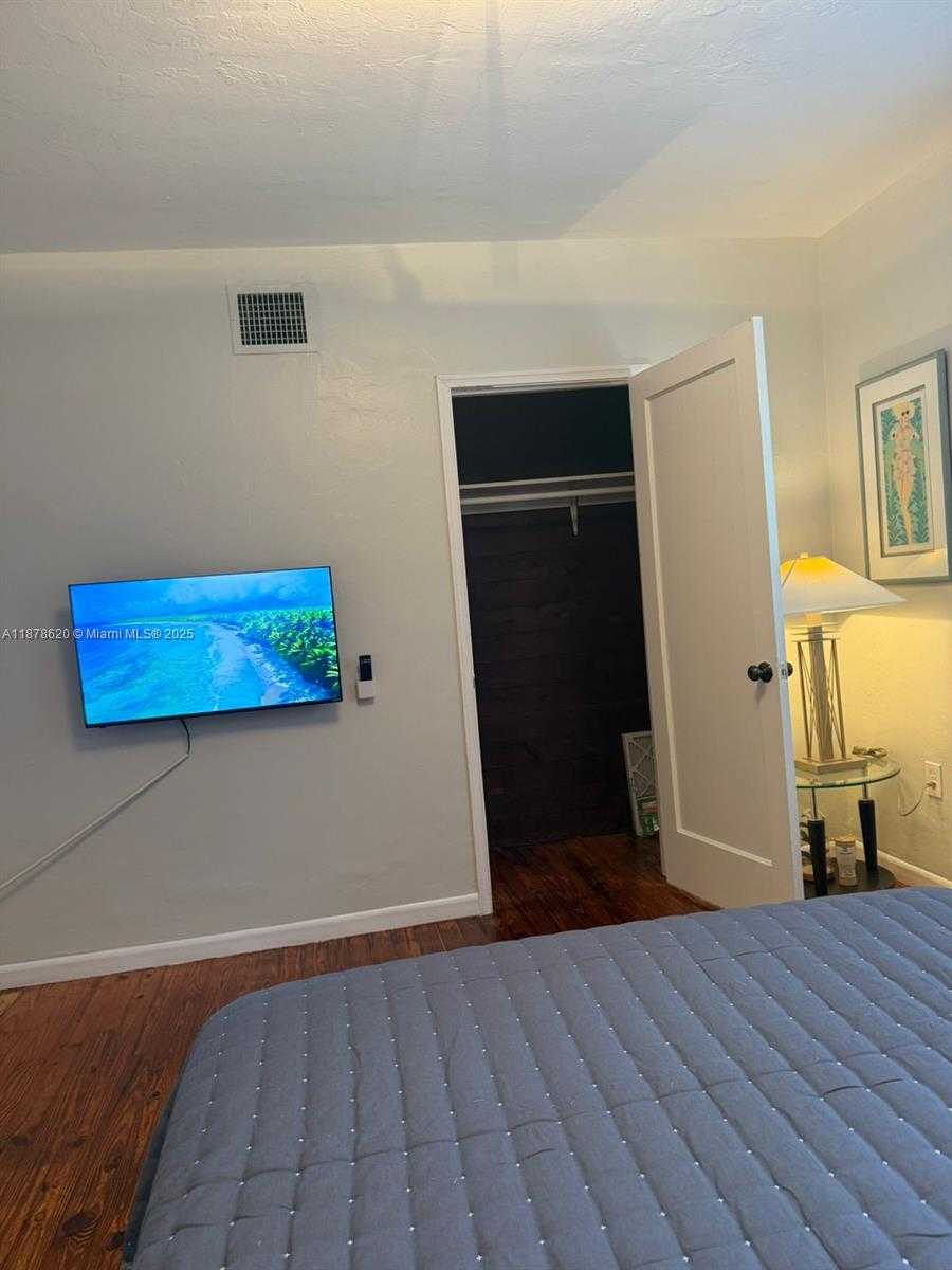 Small Image of 1289 MARSEILLE DR #46, Miami Beach Number 65