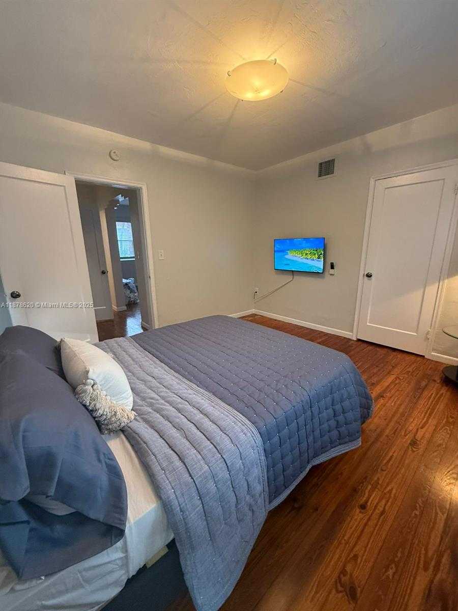 Small Image of 1289 MARSEILLE DR #46, Miami Beach Number 66