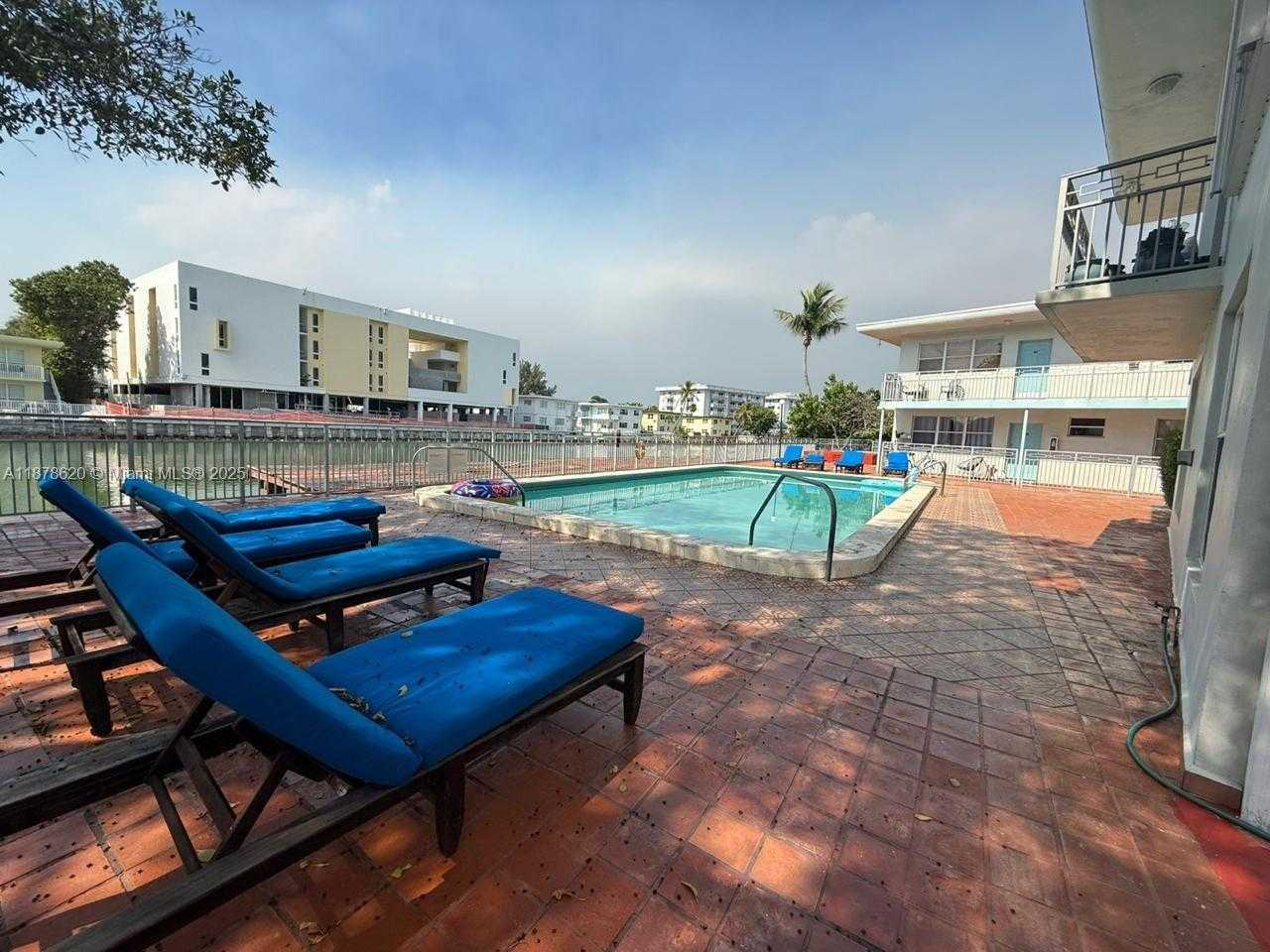 Small Image of 1289 MARSEILLE DR #46, Miami Beach Number 75