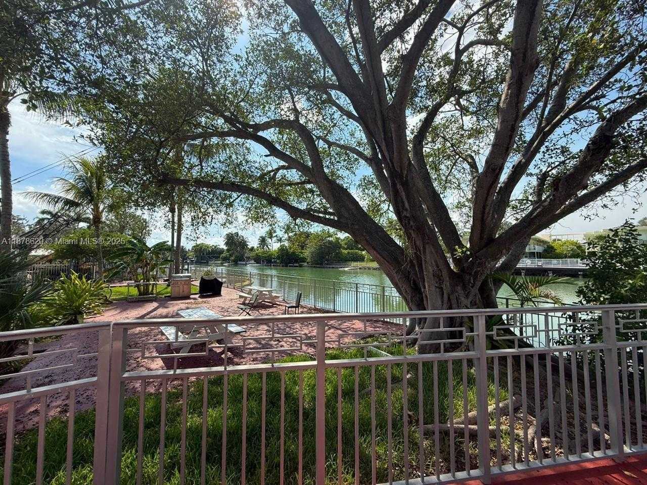 Small Image of 1289 MARSEILLE DR #46, Miami Beach Number 76