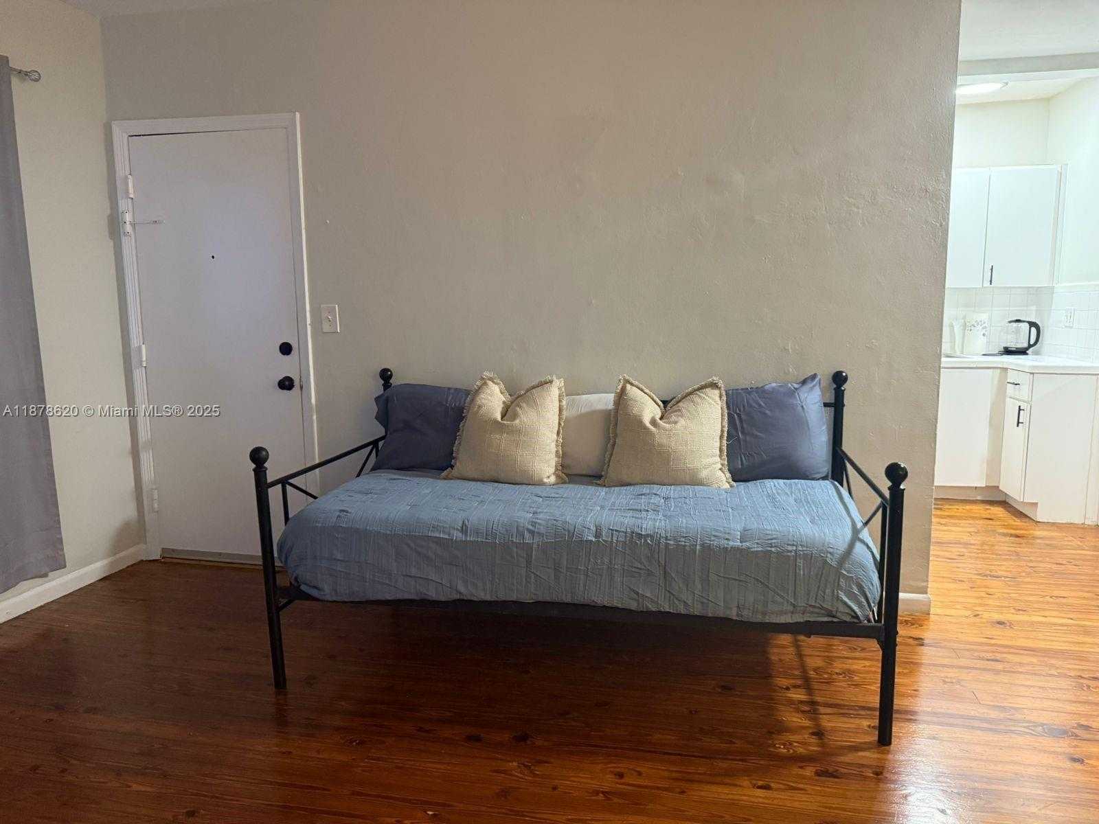 Small Image of 1289 MARSEILLE DR #46, Miami Beach Number 9