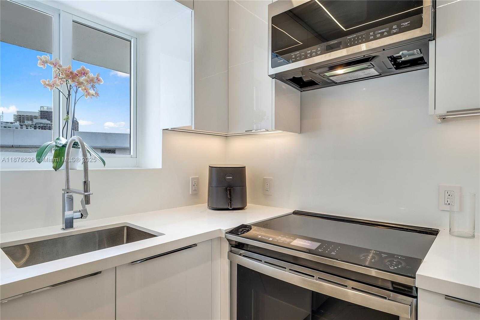 Small Image of 10190 COLLINS AVE #203, Bal Harbour Number 8