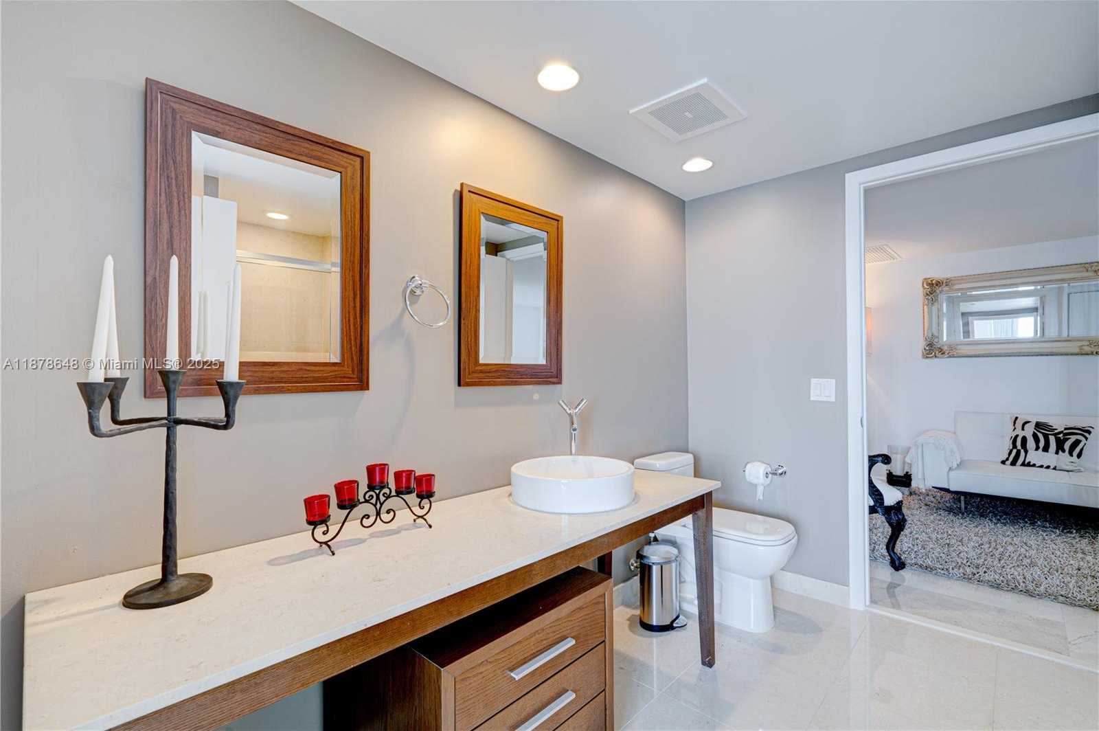 Small Image of 495 BRICKELL AVE #3505, Miami Number 29