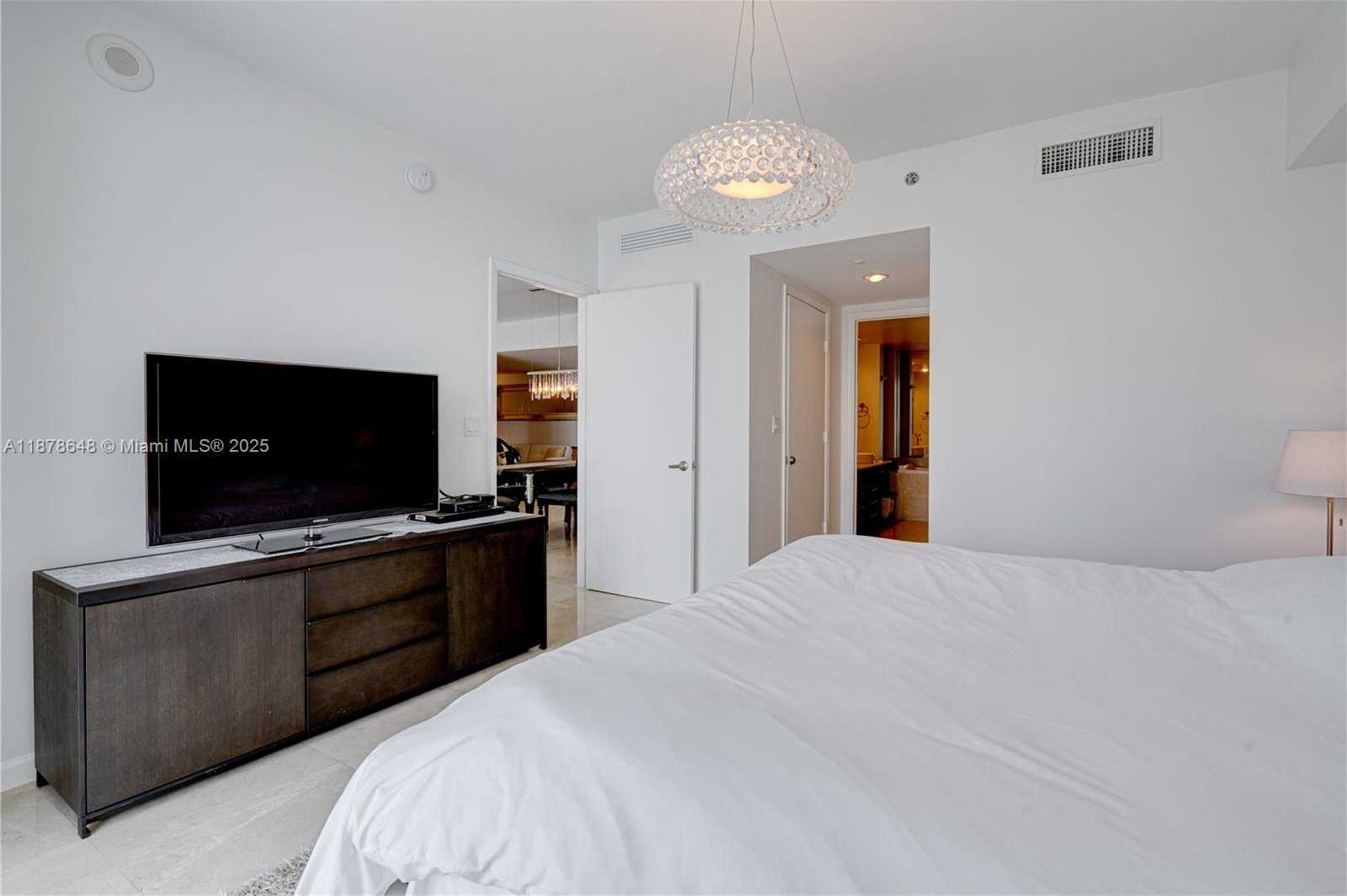 Small Image of 495 BRICKELL AVE #3505, Miami Number 32