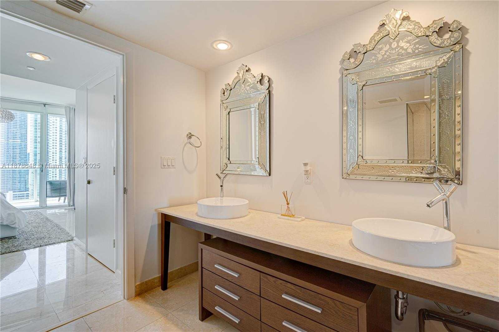 Small Image of 495 BRICKELL AVE #3505, Miami Number 36