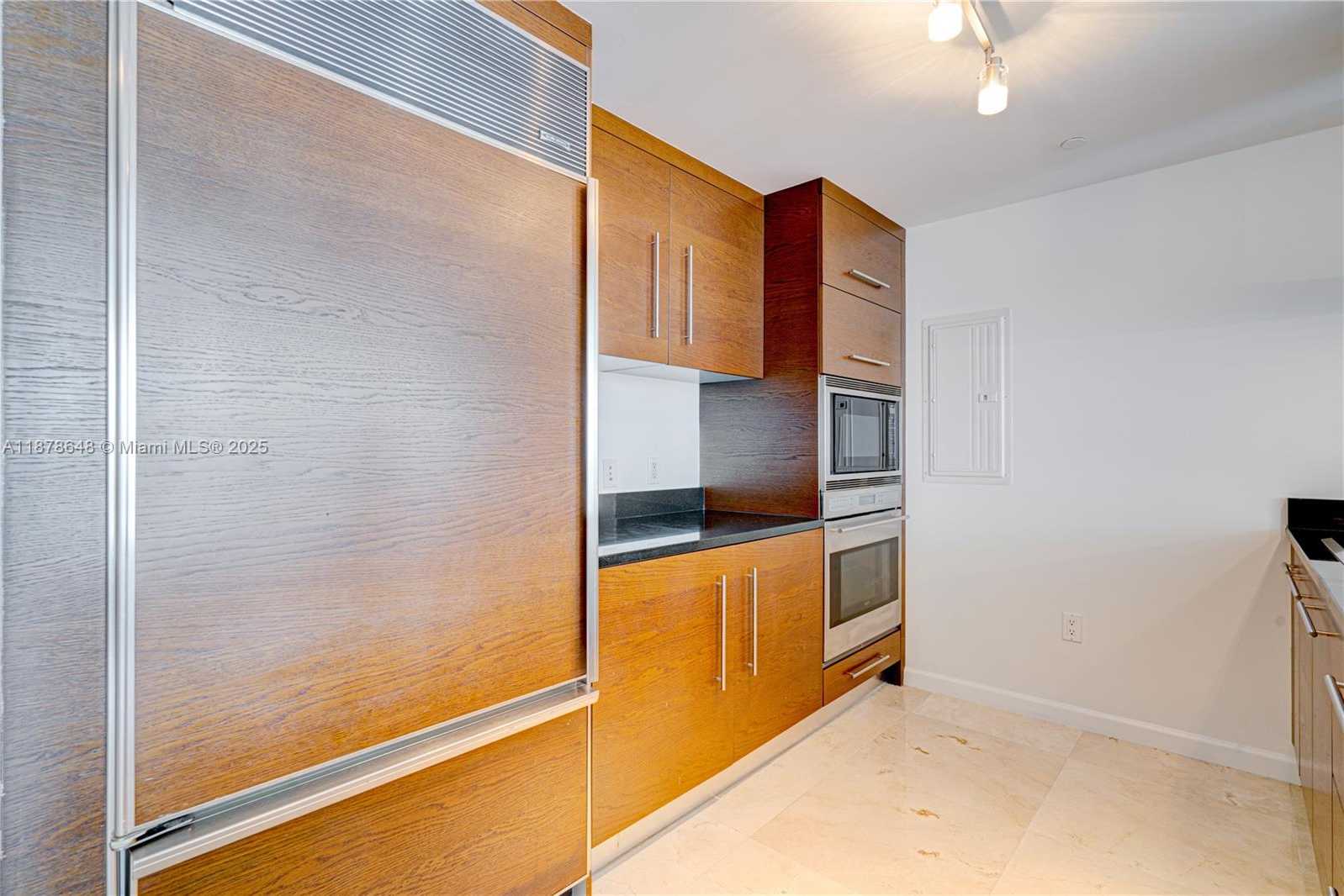 Small Image of 495 BRICKELL AVE #3505, Miami Number 8