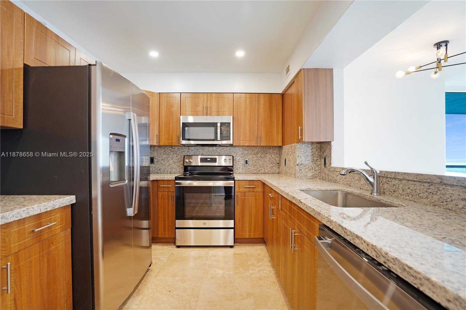 Small Image of 5101 COLLINS AVE #14A, Miami Beach Number 4