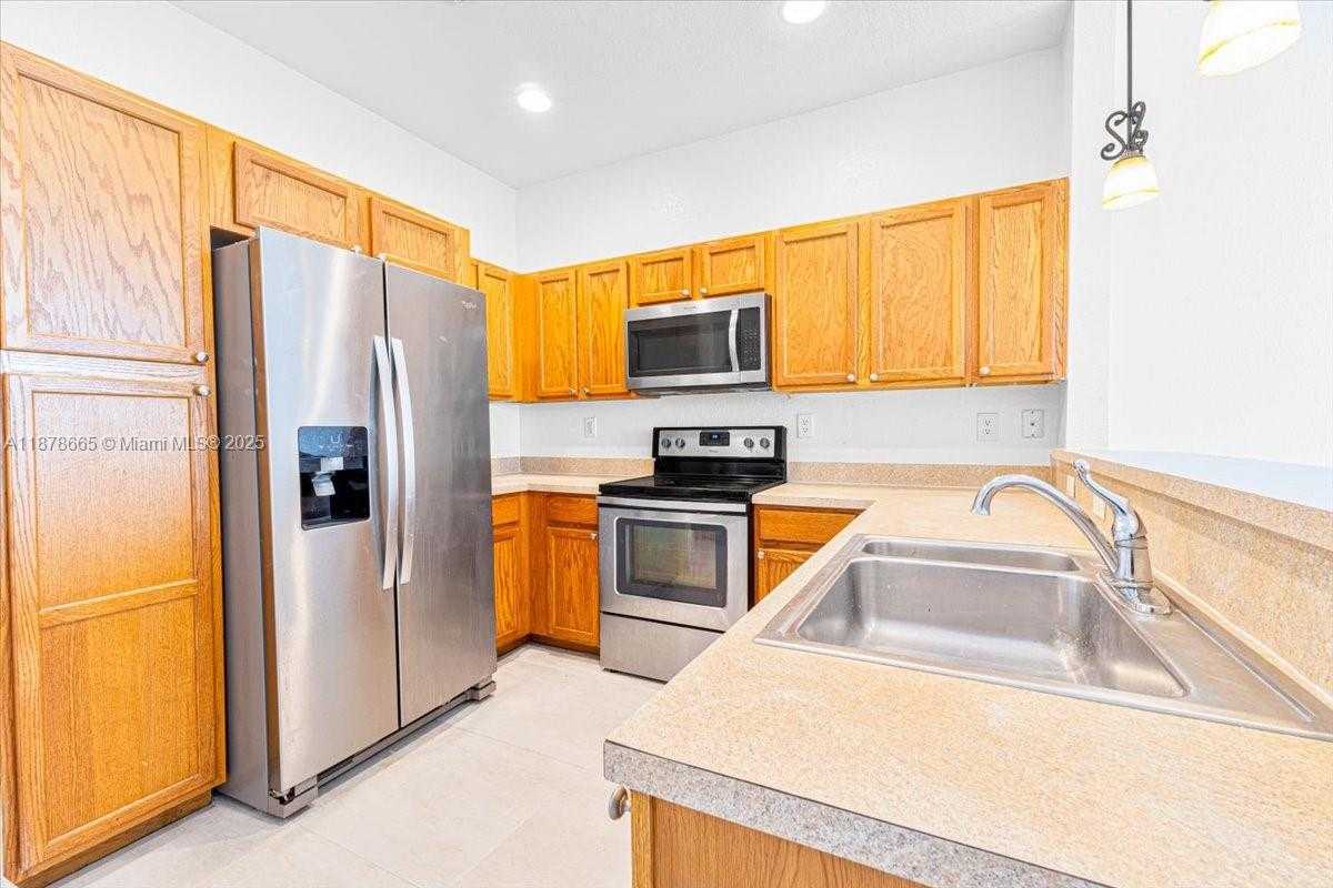 Small Image of 21007 NORTH WEST 14 PL #351, Miami Gardens Number 12