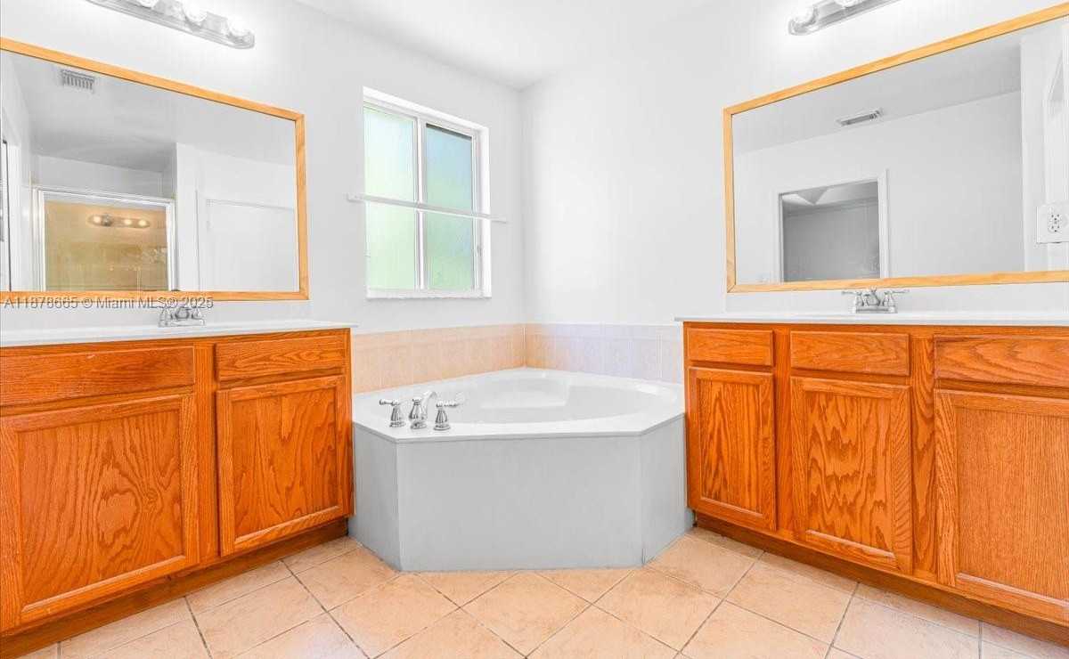 Small Image of 21007 NORTH WEST 14 PL #351, Miami Gardens Number 23