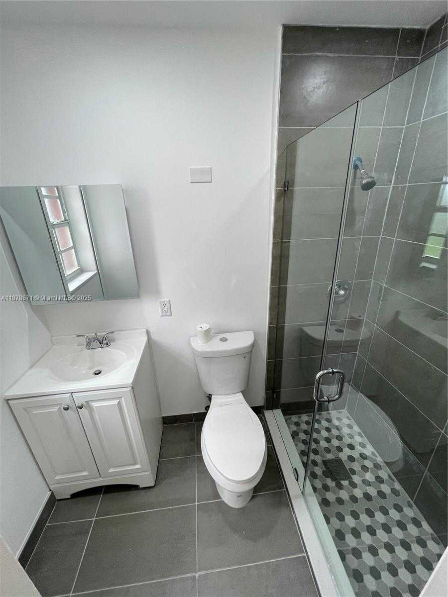 Small Image of 894 WEST 69TH ST, Hialeah Number 15