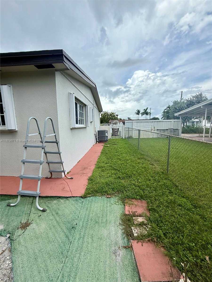 Small Image of 894 WEST 69TH ST, Hialeah Number 20