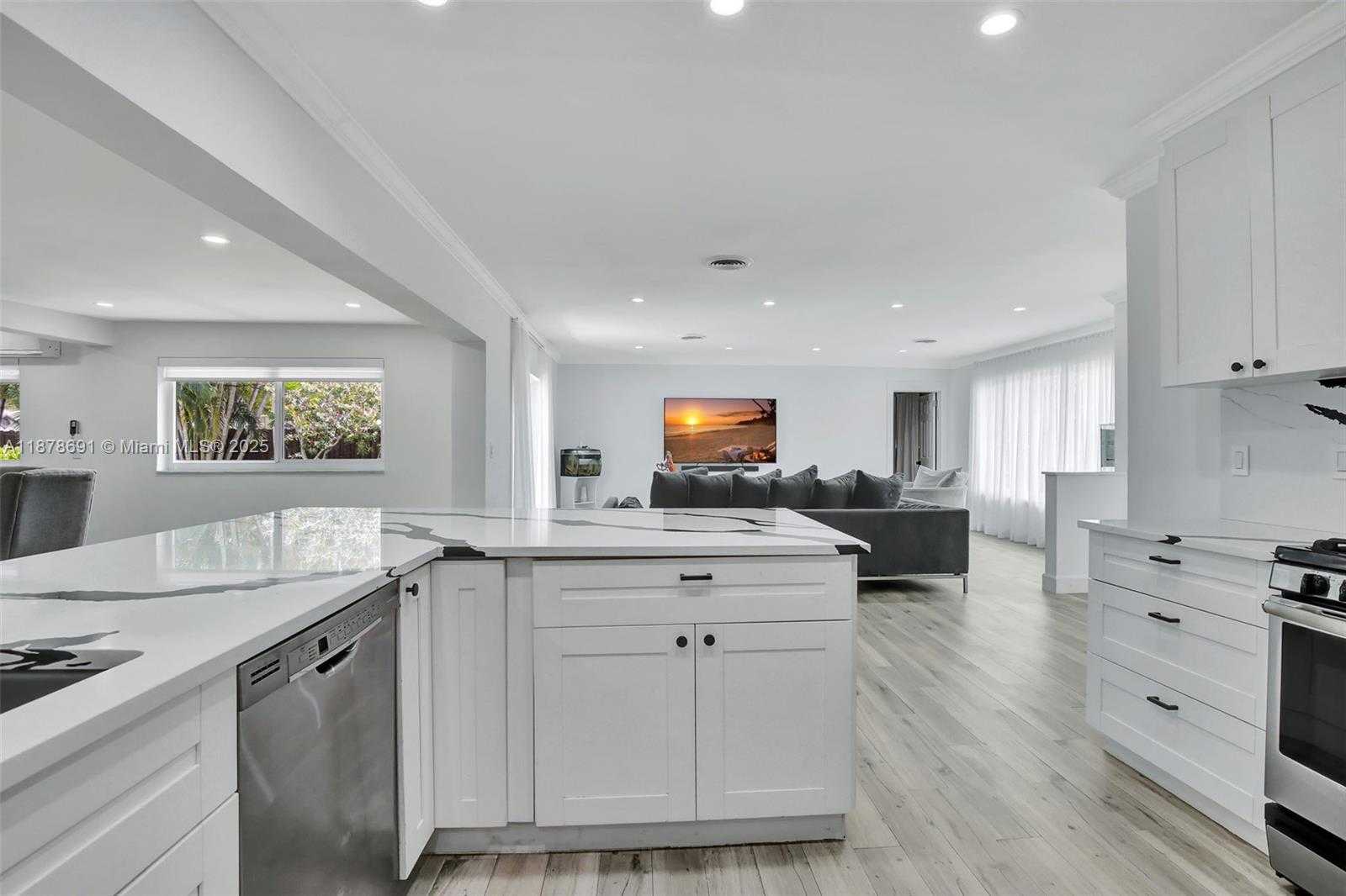 Small Image of 4117 MCKINLEY ST, Hollywood Number 11