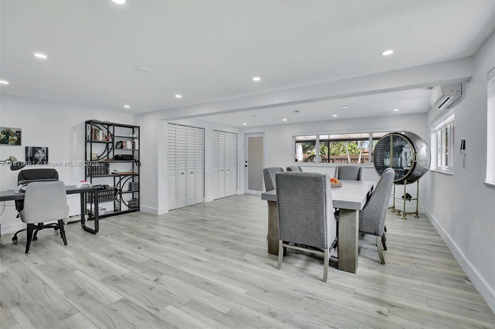 Small Image of 4117 MCKINLEY ST, Hollywood Number 14