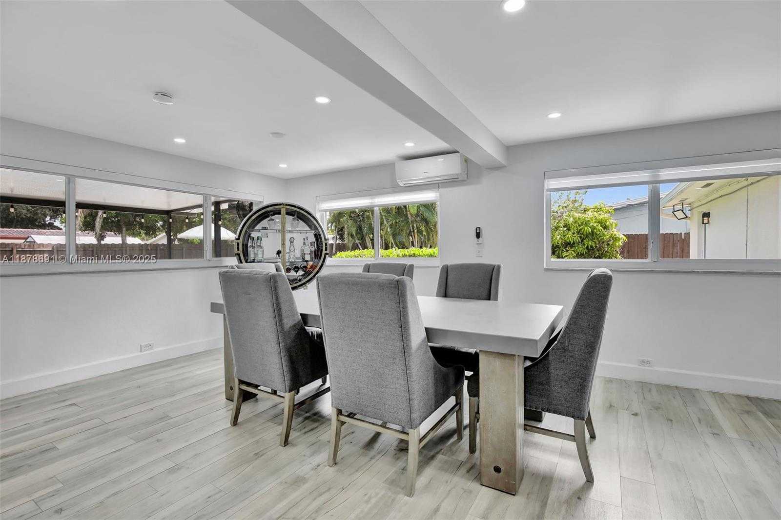 Small Image of 4117 MCKINLEY ST, Hollywood Number 17