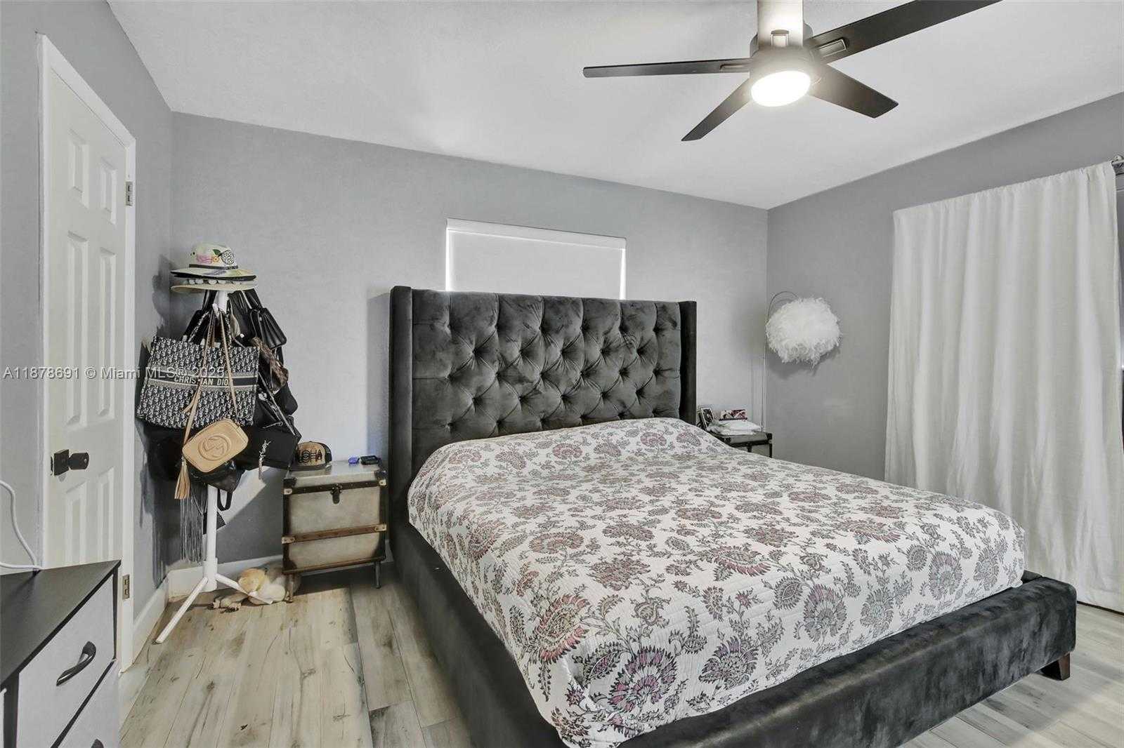 Small Image of 4117 MCKINLEY ST, Hollywood Number 19