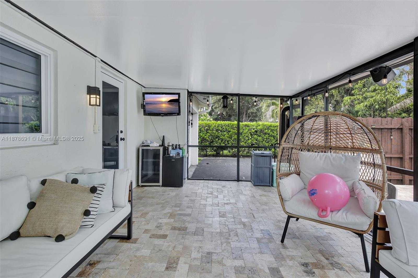 Small Image of 4117 MCKINLEY ST, Hollywood Number 28