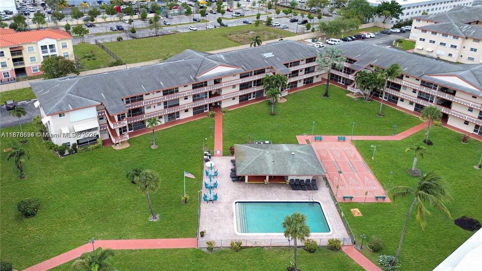 Small Image of 5300 WASHINGTON ST #S112, Hollywood Number 7