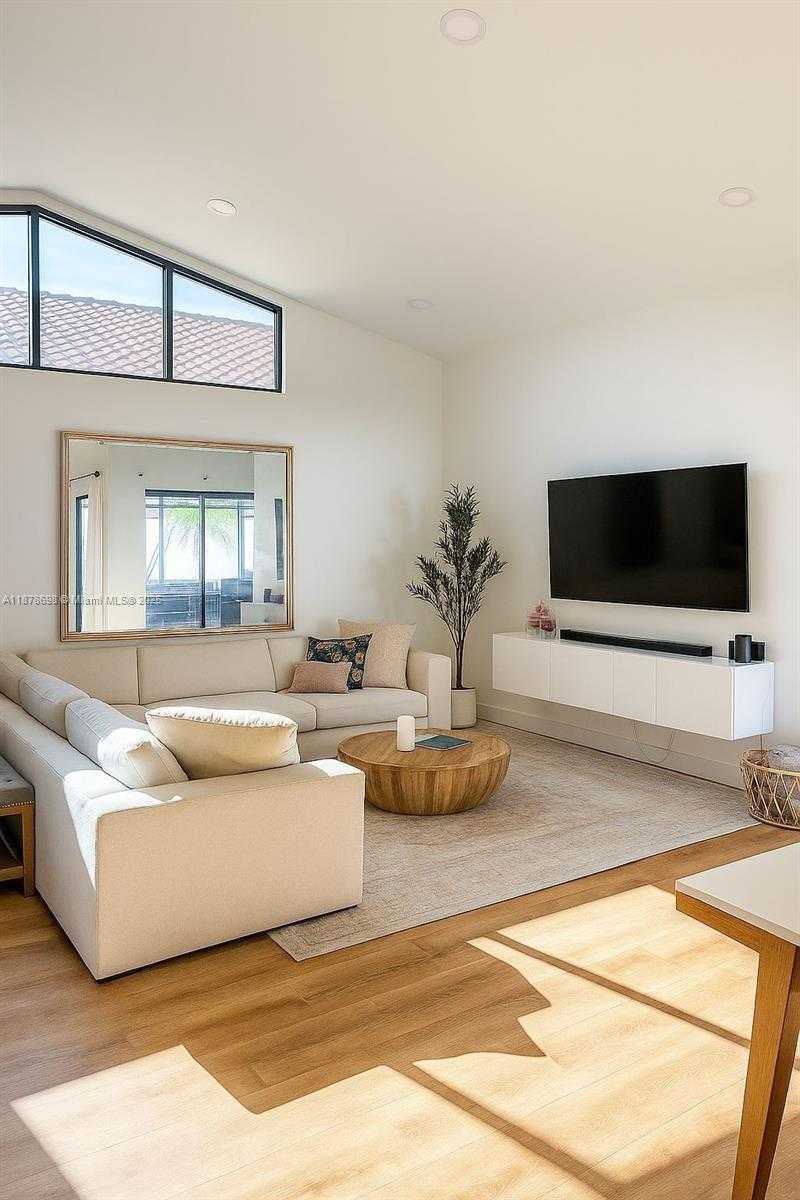 Small Image of 2155 BATON ROUGE, Weston Number 4