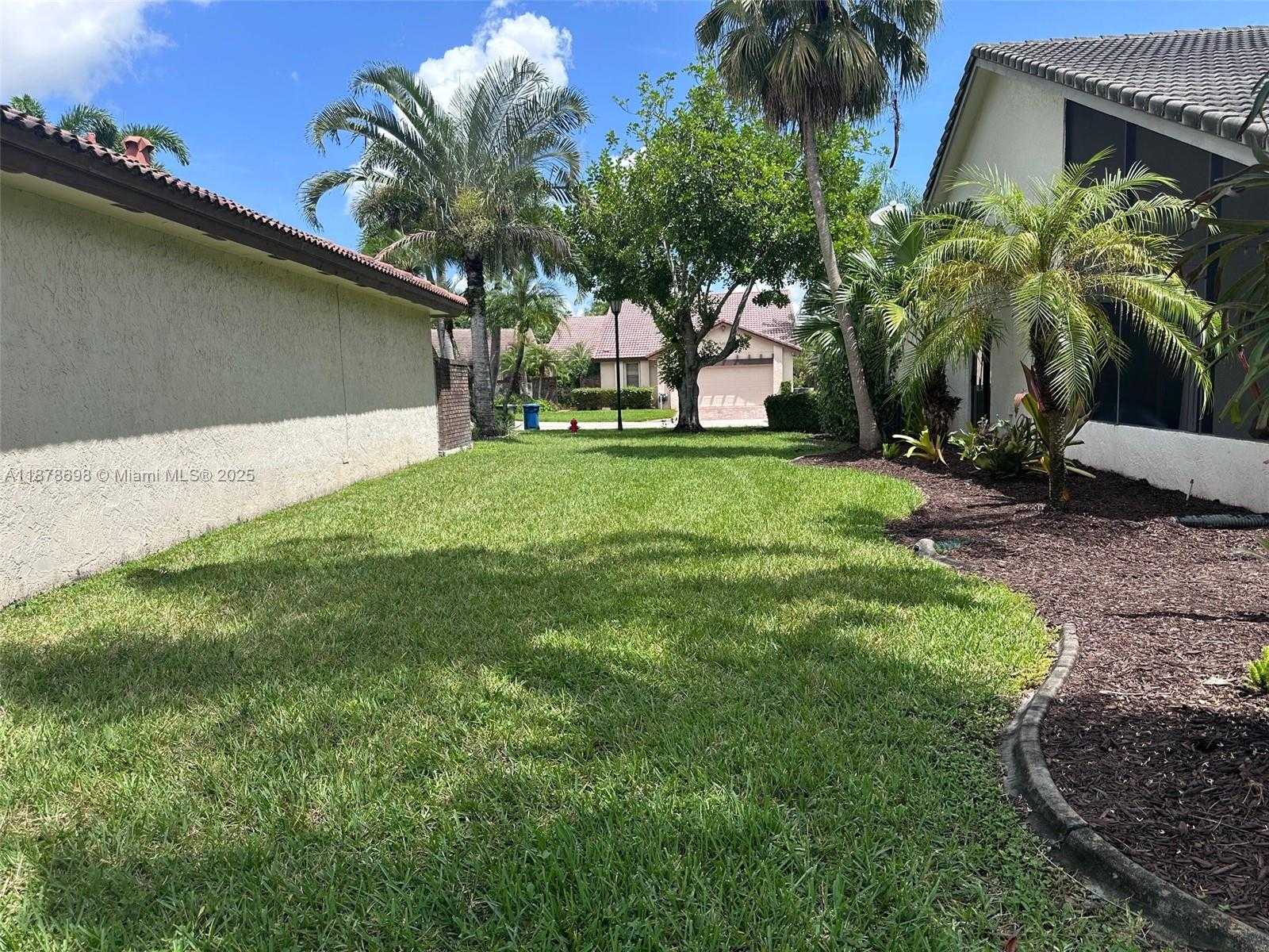 Small Image of 2155 BATON ROUGE, Weston Number 8