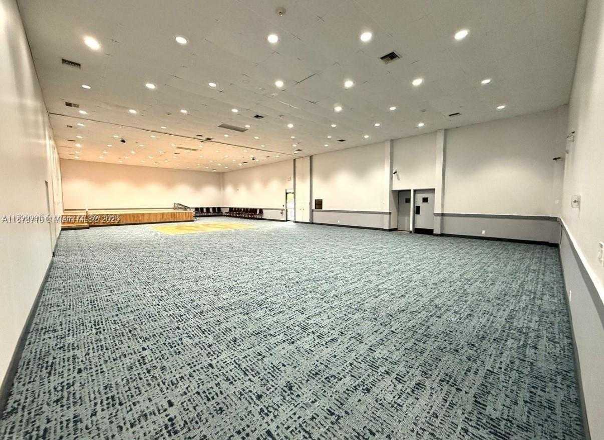 Small Image of 16909 NORTH BAY RD #507, Sunny Isles Beach Number 12