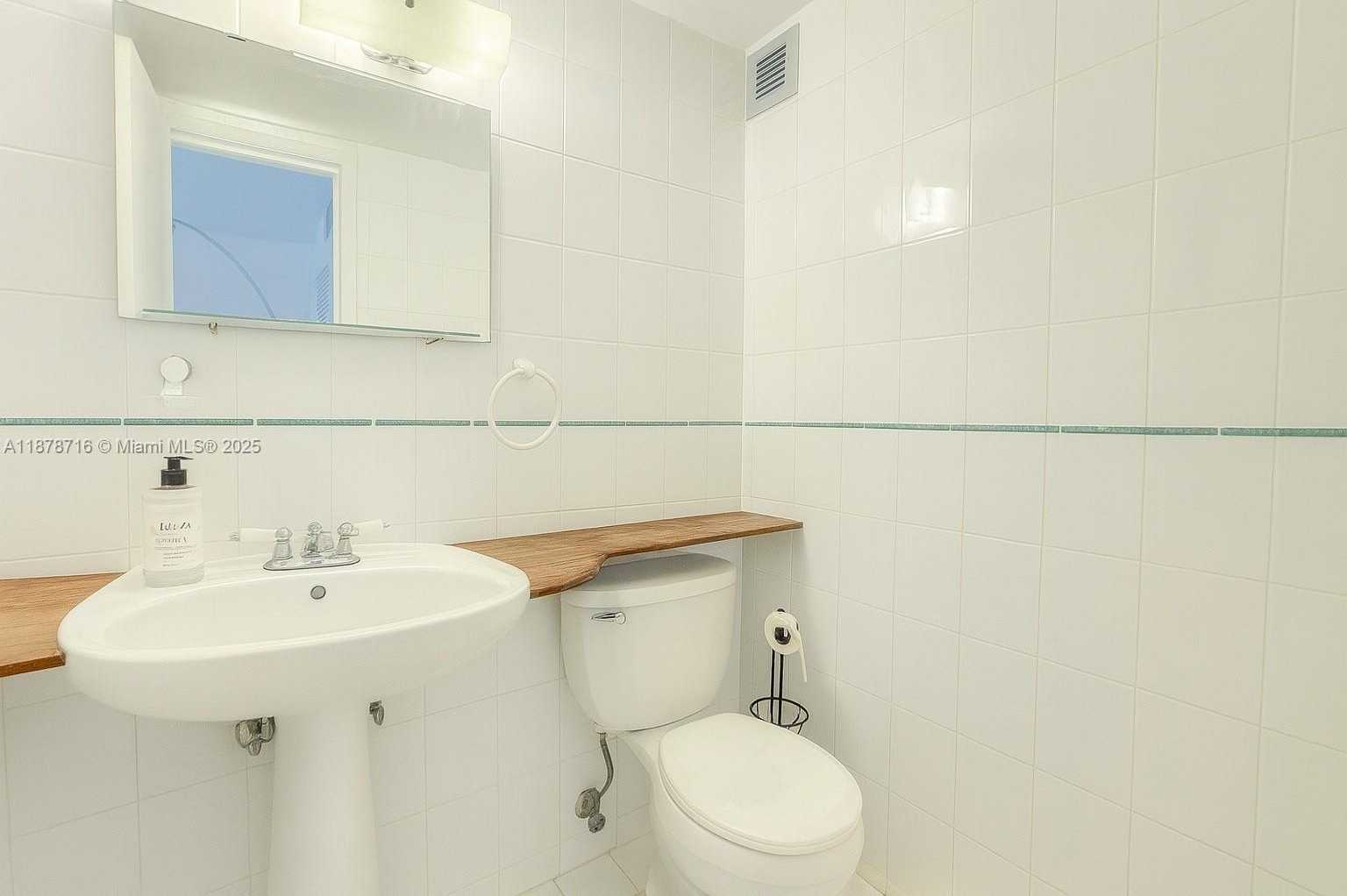 Small Image of 16909 NORTH BAY RD #507, Sunny Isles Beach Number 4