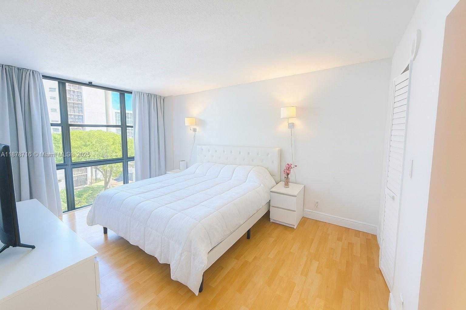 Small Image of 16909 NORTH BAY RD #507, Sunny Isles Beach Number 5
