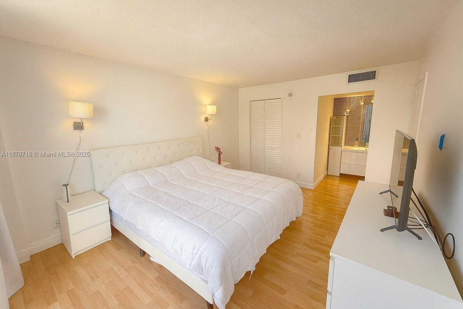 Small Image of 16909 NORTH BAY RD #507, Sunny Isles Beach Number 6