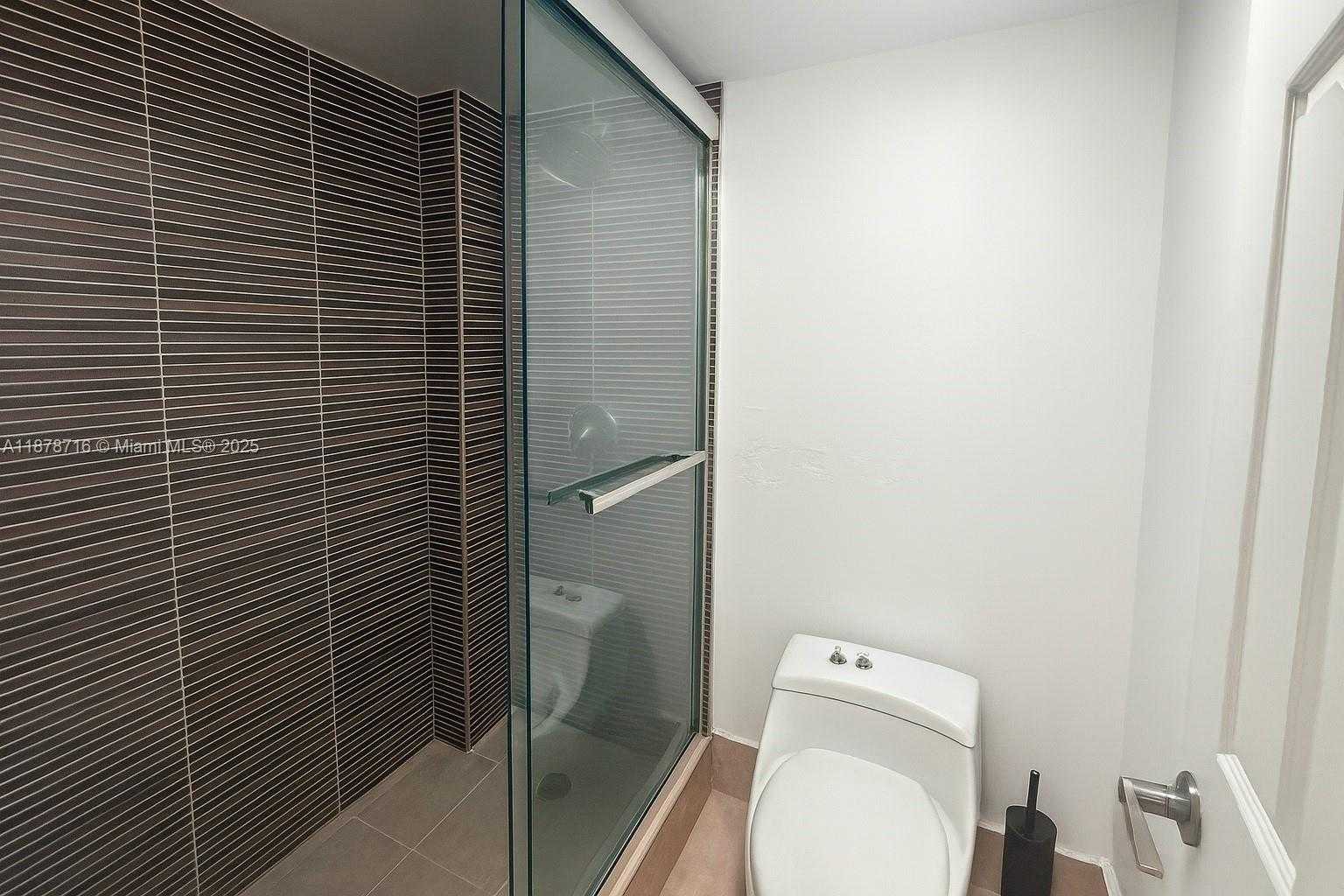 Small Image of 16909 NORTH BAY RD #507, Sunny Isles Beach Number 8