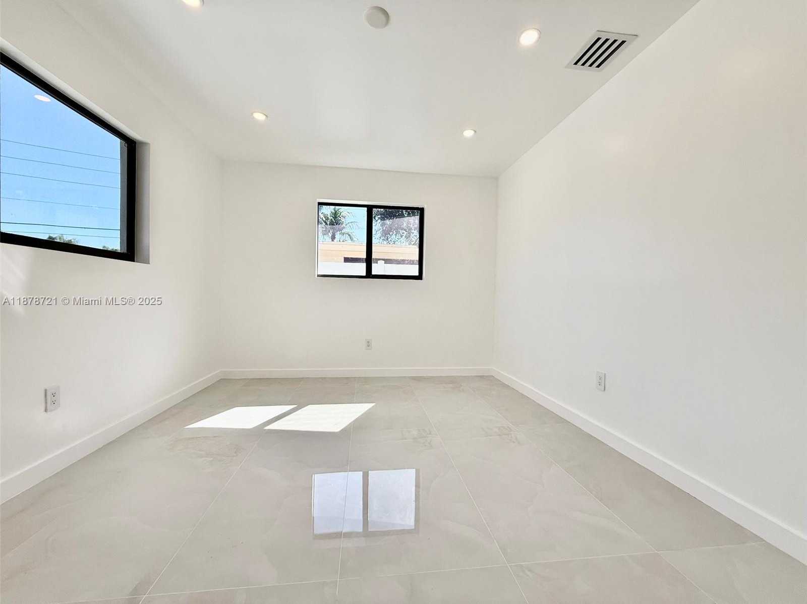 Small Image of 3322 COOLIDGE ST, Hollywood Number 16