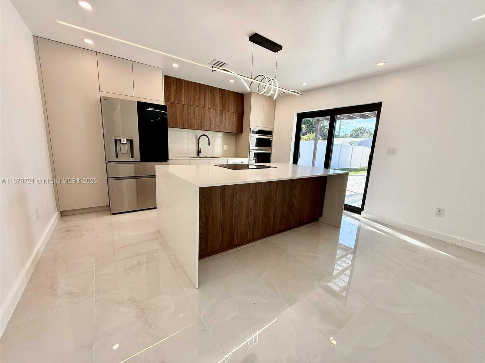Small Image of 3322 COOLIDGE ST, Hollywood Number 3