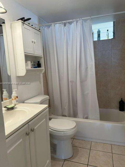 Small Image of 2930 POINT EAST DR #E112, Aventura Number 9
