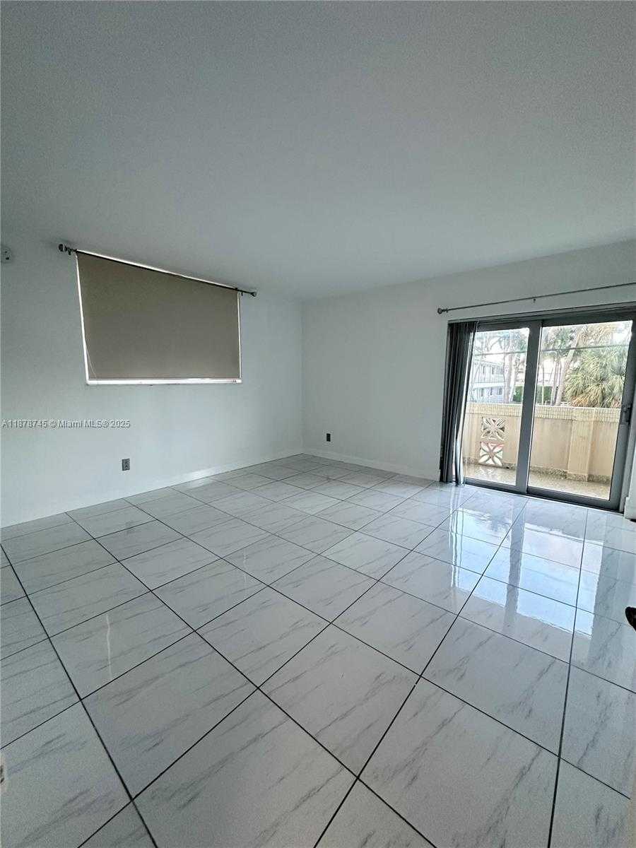 Small Image of 8400 BYRON AVE #2D, Miami Beach Number 14