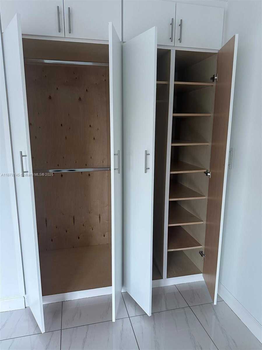 Small Image of 8400 BYRON AVE #2D, Miami Beach Number 17